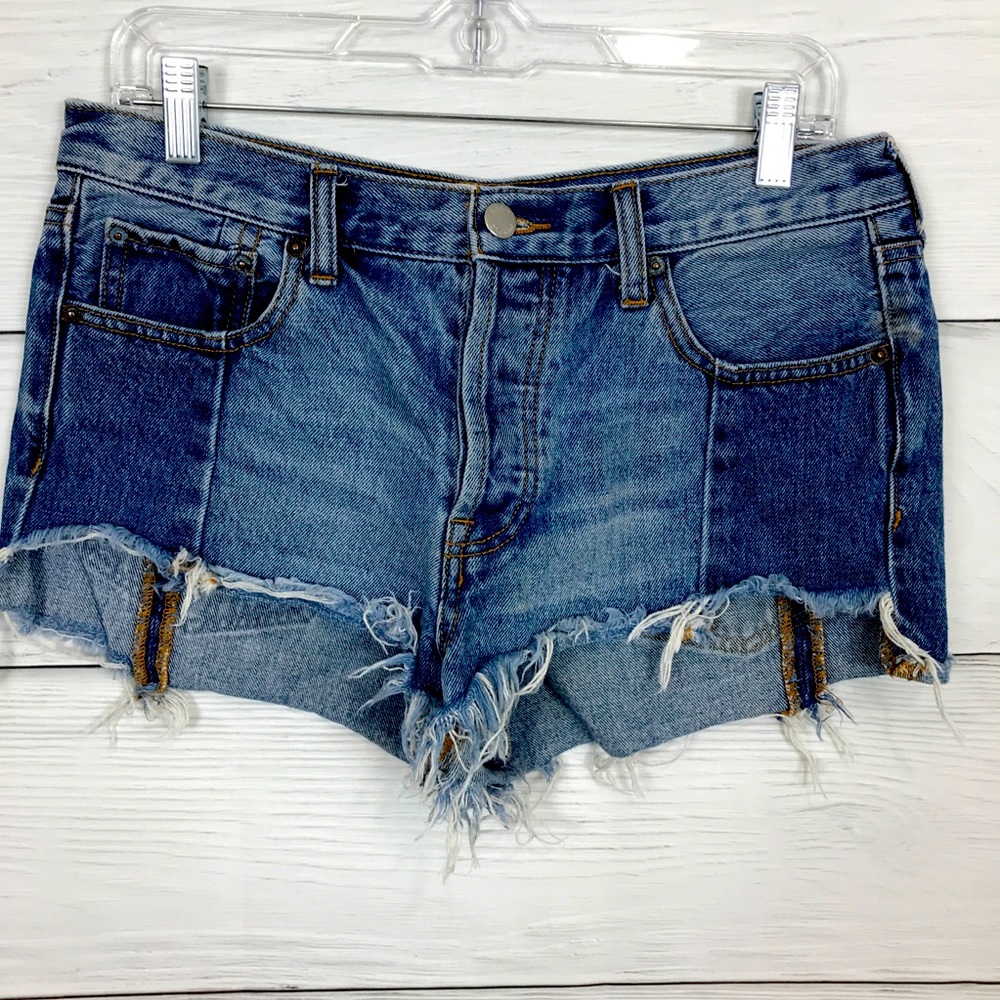 Women’s free people jeans shorts size 28